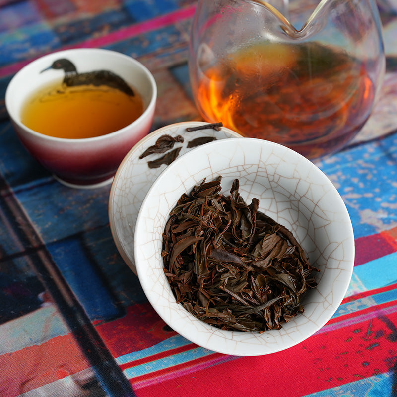 A Guide to Types of Puer Tea: Raw vs. Ripe and How to Choose