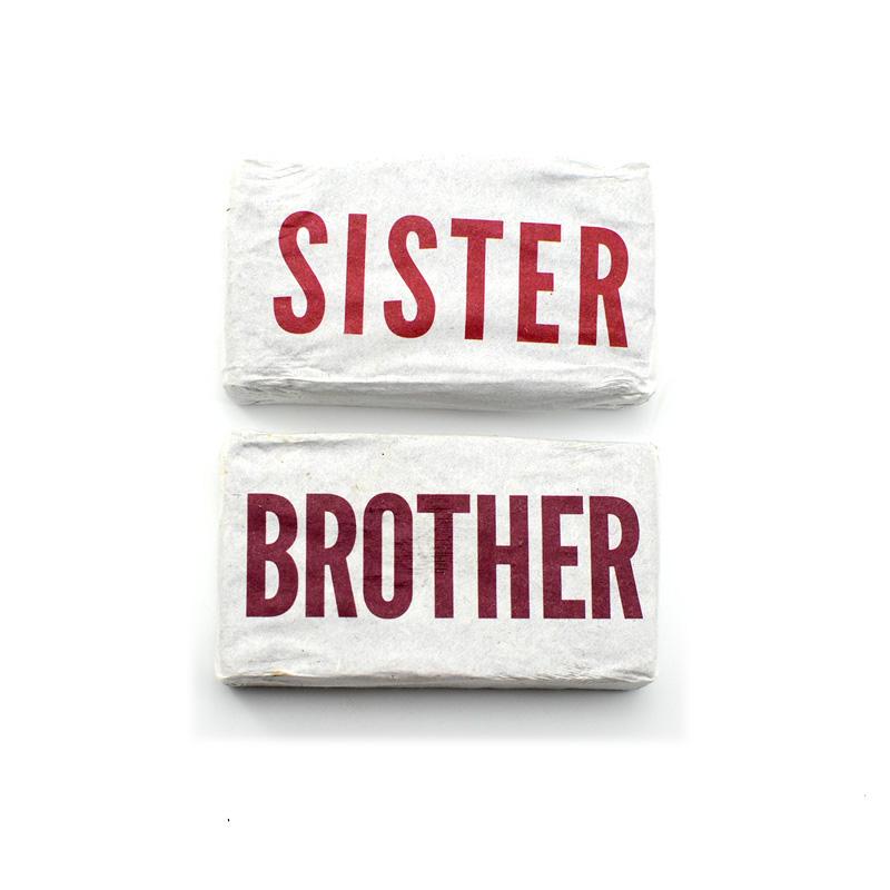 https://white2tea.com/cdn/shop/products/2016-Sister-Brother-sampleset-tea-b_1600x.jpg?v=1580909892